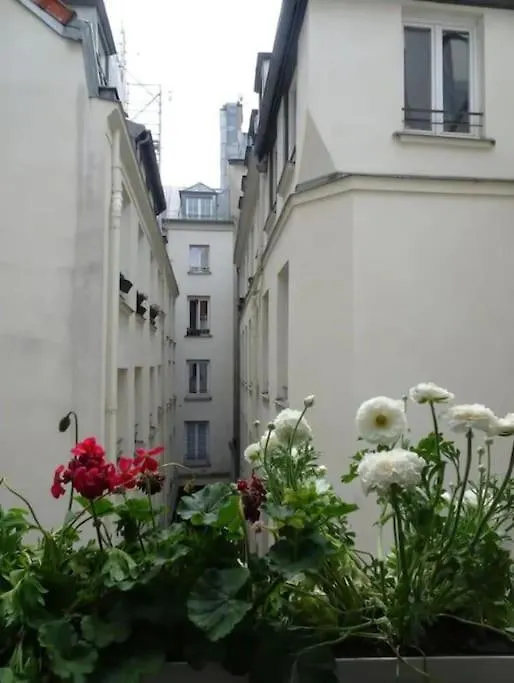 Bel Parisien, Typique Du Marais Appartement